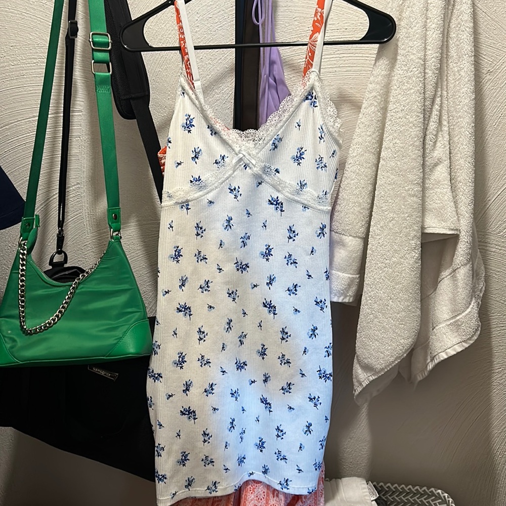 White form fitting daytime dress